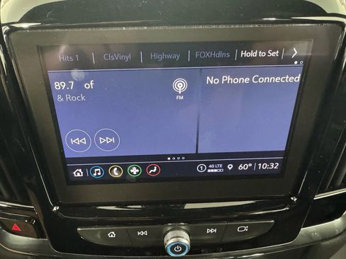 Used 2023 Chevrolet Traverse LT image 21