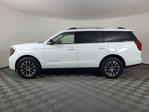 Used 2025 Ford Expedition Platinum image 6