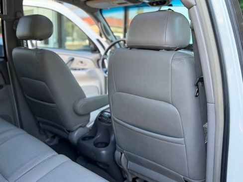 Used 2004 Toyota Sequoia Limited RWD image 53