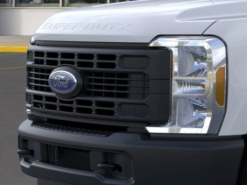 New 2026 Ford F250 XL w/ F-250 >10K GVWR Package image 17