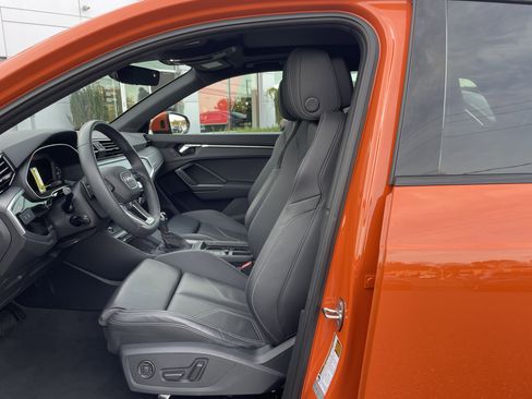 Certified 2025 Audi Q3 2.0T Premium w/ Convenience Package image 9