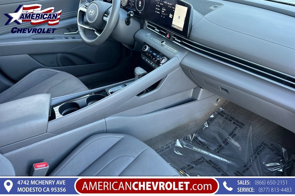 Used 2025 Hyundai Elantra SEL FWD image 20