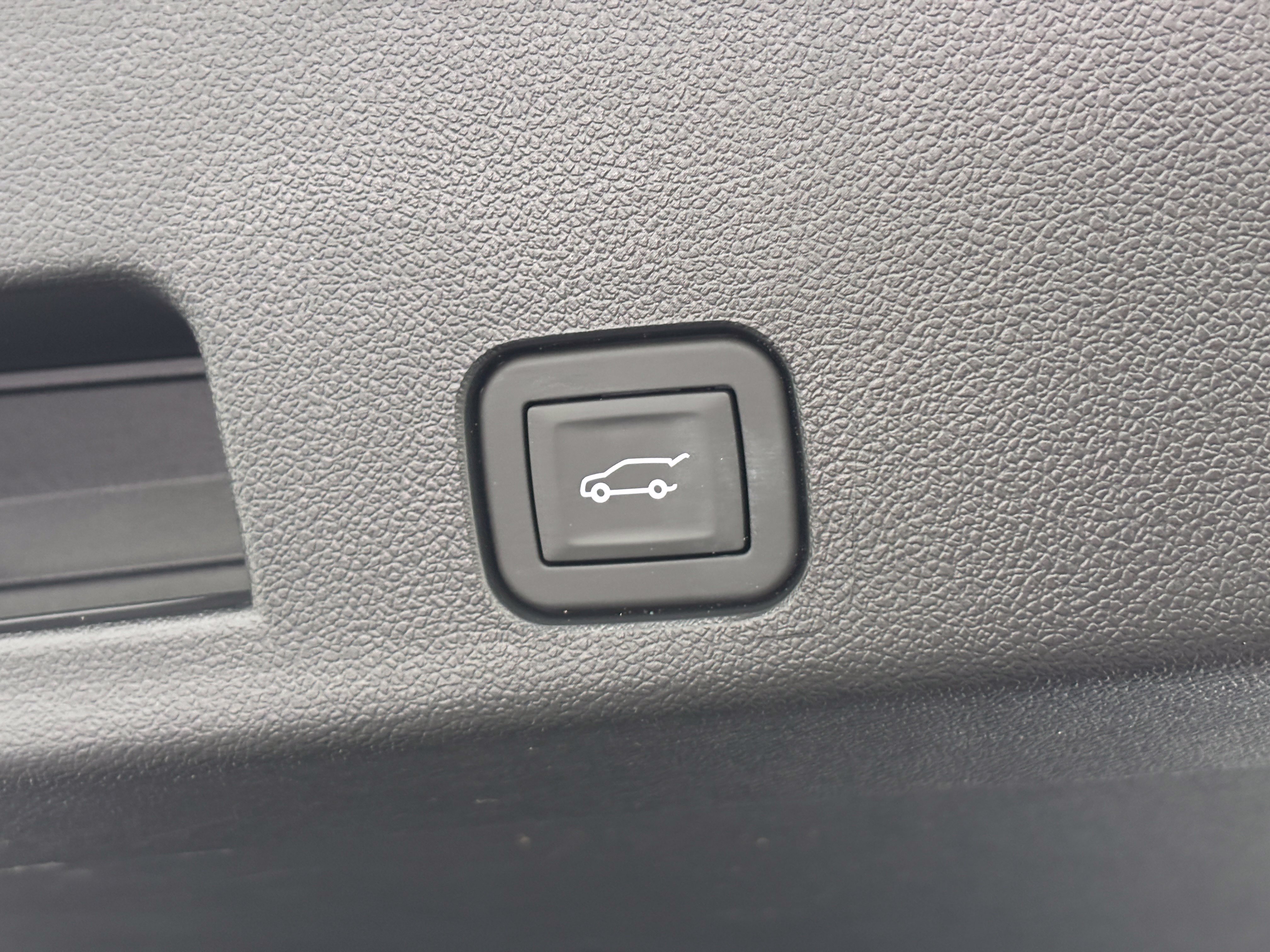 New 2026 GMC Acadia Elevation w/ Elevation Premium Package FWD image 13
