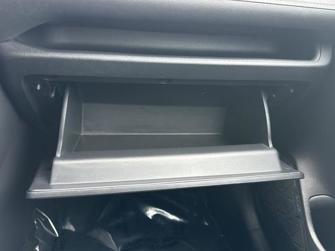 Used 2022 Toyota RAV4 LE image 40