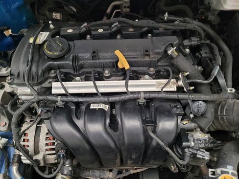 Used 2017 Hyundai Elantra SE image 30