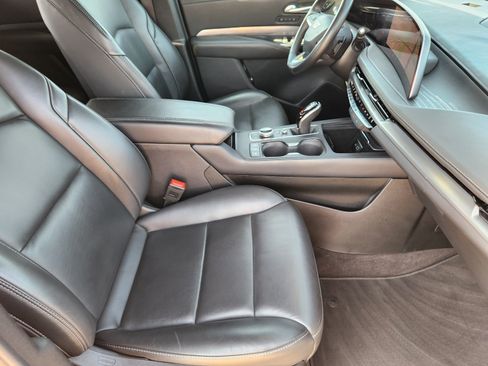 Certified 2025 Cadillac XT4 Premium Luxury FWD image 11