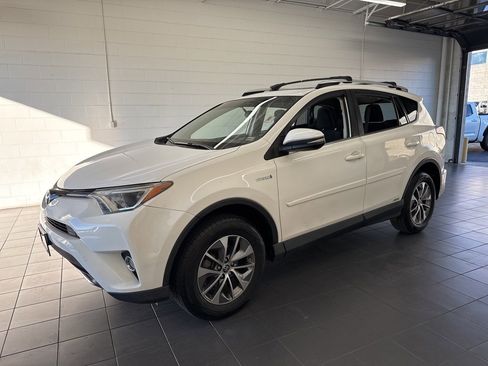 Used 2016 Toyota RAV4 XLE image 4