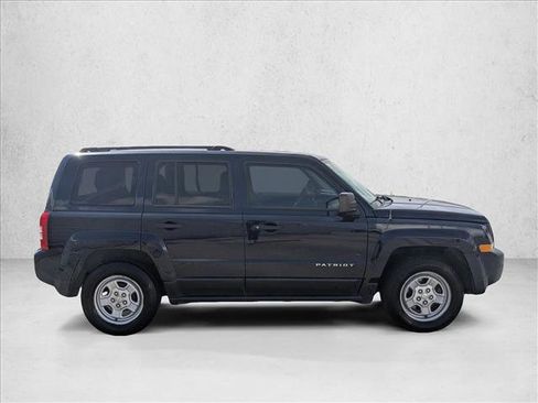 Used 2014 Jeep Patriot Sport image 3
