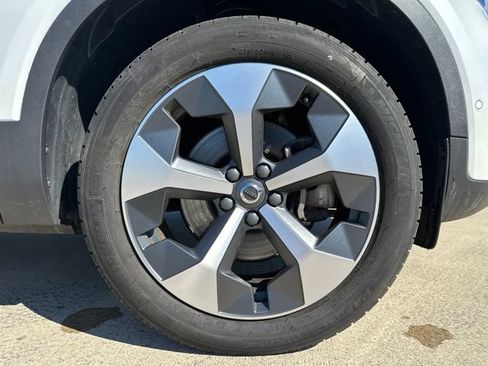 Certified 2024 Volvo XC40 B5 Plus w/ Climate Package AWD/4WD image 11