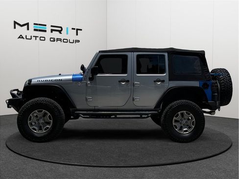 Used 2015 Jeep Wrangler Unlimited Rubicon w/ Connectivity Group AWD/4WD image 5