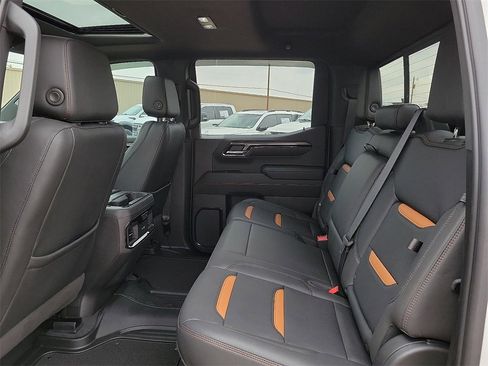 Used 2022 GMC Sierra 1500 AT4 w/ AT4 Premium Package image 16