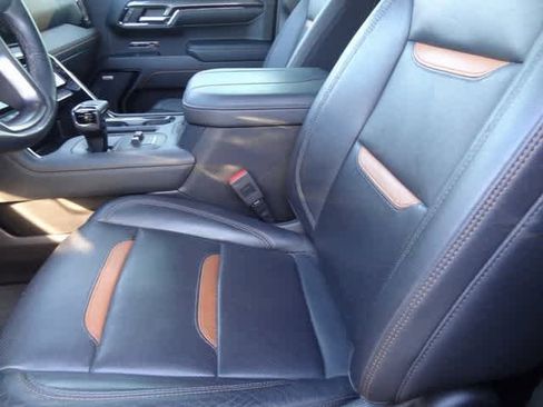 Used 2024 GMC Sierra 1500 AT4 image 9