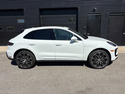 Used 2026 Porsche Macan AWD/4WD image 9