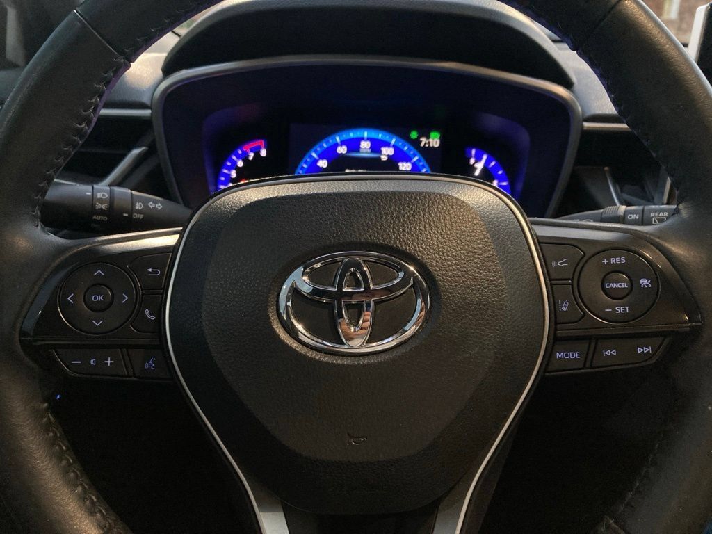 Certified 2022 Toyota Corolla Cross XLE AWD/4WD image 16