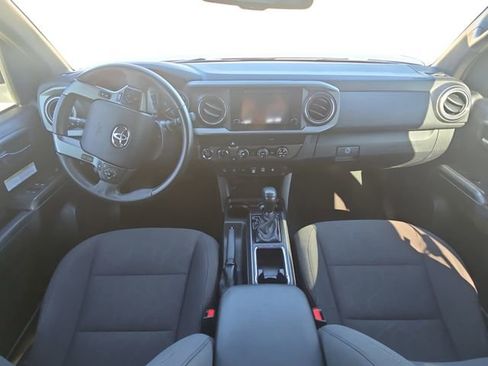 Used 2019 Toyota Tacoma TRD Off-Road image 9