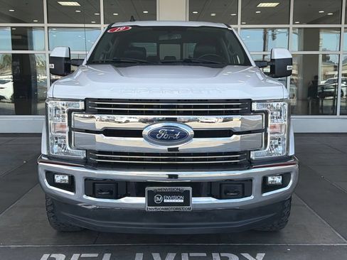 Used 2019 Ford F250 Lariat w/ Lariat Value Package AWD/4WD image 4