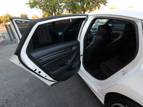 Used 2018 Honda Accord Sport image 30