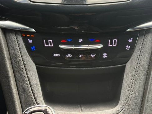Certified 2022 Cadillac XT6 Sport w/ Technology Package AWD/4WD image 4