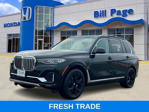Used 2022 BMW X7 xDrive40i w/ Premium Package image 2
