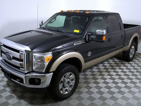 Used 2012 Ford F350 Lariat w/ Chrome Pkg image 3