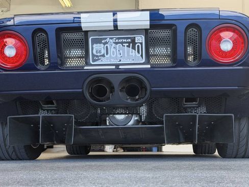 Used 2006 Ford GT RWD image 15