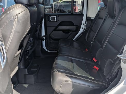Used 2021 Jeep Wrangler Unlimited Sahara w/ Uconnect 4C Nav & Sound Group AWD/4WD image 6