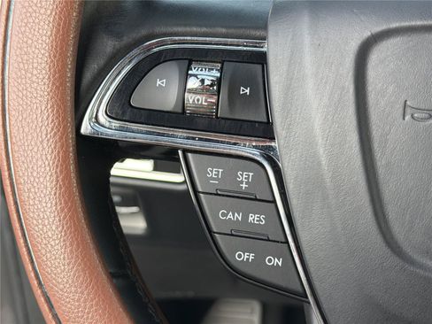 Used 2022 Lincoln Nautilus Reserve FWD image 26
