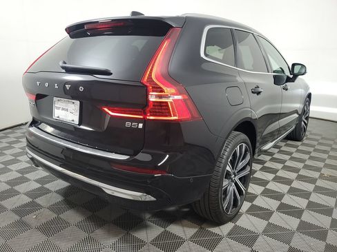Certified 2023 Volvo XC60 B5 Ultimate w/ Climate Package FWD image 8
