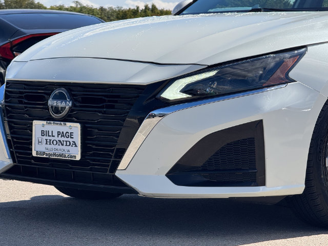 Used 2023 Nissan Altima 2.5 SV FWD image 3