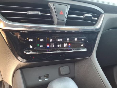 Used 2024 Buick Encore GX Avenir w/ Avenir Convenience Package FWD image 19