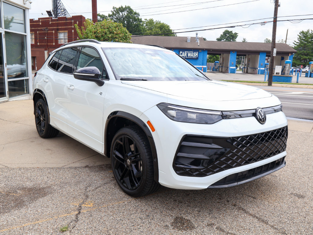 New 2026 Volkswagen Tiguan SE R-Line AWD/4WD image 7