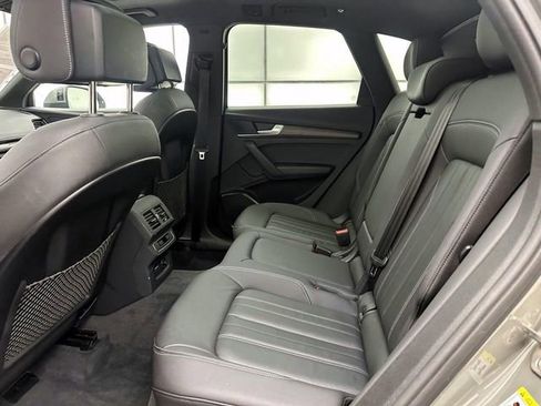 Used 2023 Audi Q5 2.0T Premium w/ Convenience Package AWD/4WD image 13