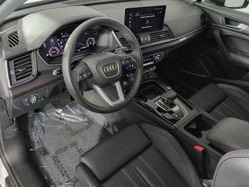 Certified 2025 Audi Q5 2.0T Premium Plus w/ Premium Plus Package image 2