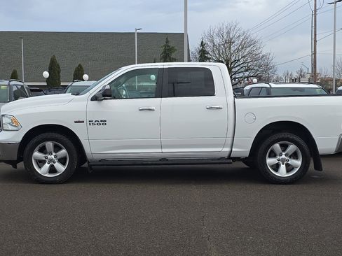 Used 2017 RAM 1500 Classic SLT w/ SLT Plus D￩cor Group image 7