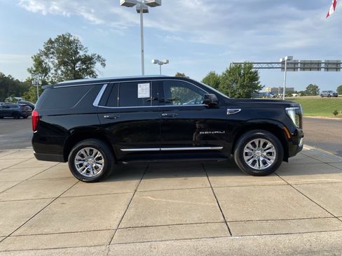 Used 2025 GMC Yukon Denali RWD image 13