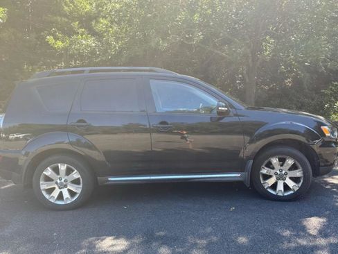 Used 2013 Mitsubishi Outlander SE image 4