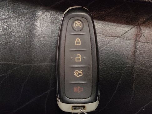 Used 2014 Lincoln MKX AWD w/ Equipment Group 102A image 32