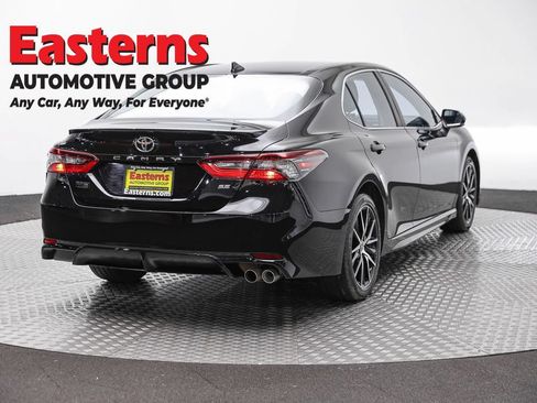 Used 2023 Toyota Camry SE FWD image 5