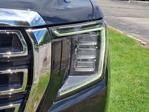 Used 2023 GMC Yukon SLT AWD/4WD image 20