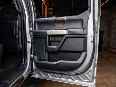 Used 2022 Ford F250 Lariat w/ Black Appearance Package image 39