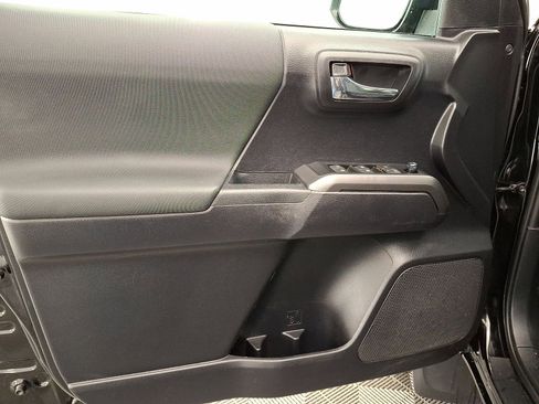 Certified 2021 Toyota Tacoma TRD Off-Road image 10