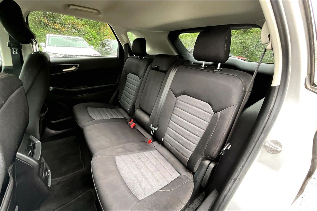 Used 2016 Ford Edge SE FWD image 27