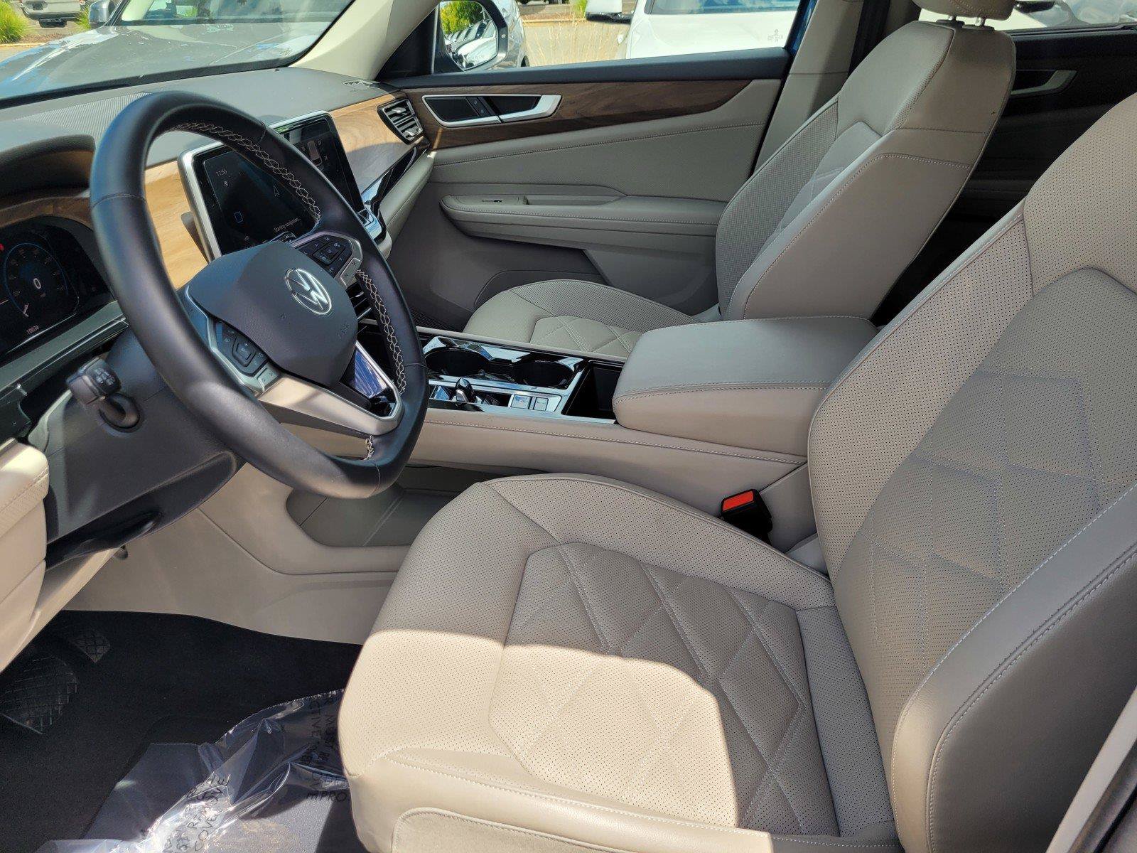 Certified 2025 Volkswagen Atlas SE AWD/4WD image 19