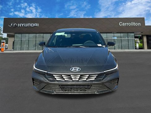 Certified 2025 Hyundai Elantra Sport FWD image 2