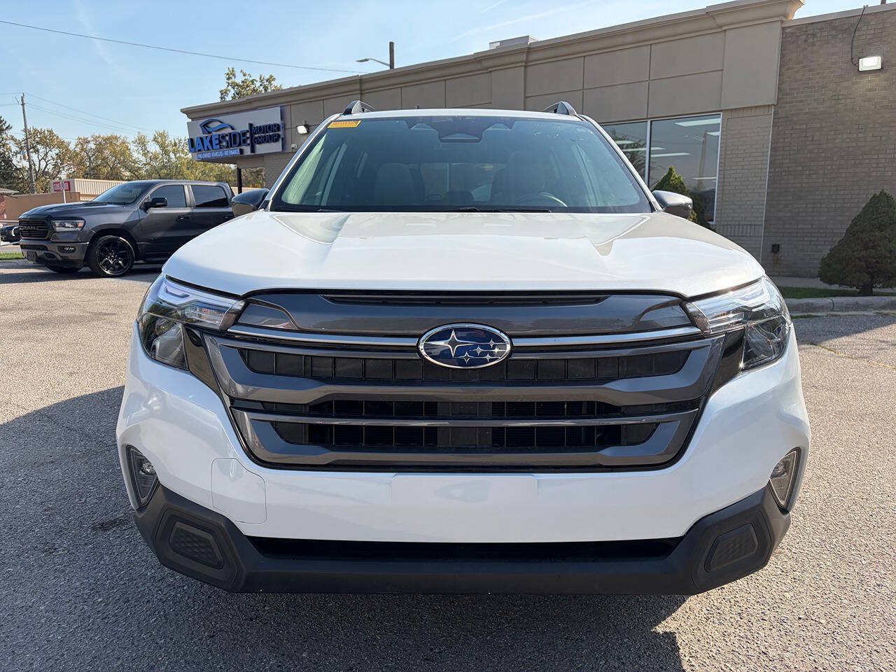 Used 2025 Subaru Forester Premium AWD/4WD image 2