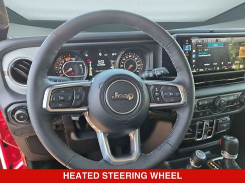 Used 2026 Jeep Wrangler Unlimited Sahara AWD/4WD image 21