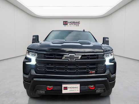 Used 2024 Chevrolet Silverado 1500 LT Trail Boss image 2