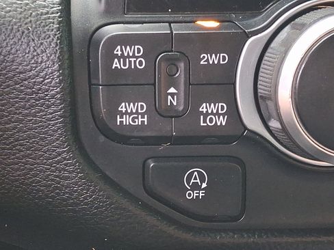 Used 2020 RAM 1500 Big Horn AWD/4WD image 23
