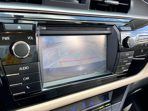 Used 2015 Toyota Corolla LE image 26