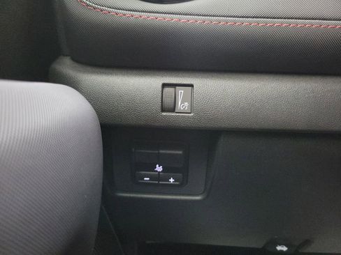 Used 2025 Chevrolet Colorado Z71 w/ Technology Package image 30